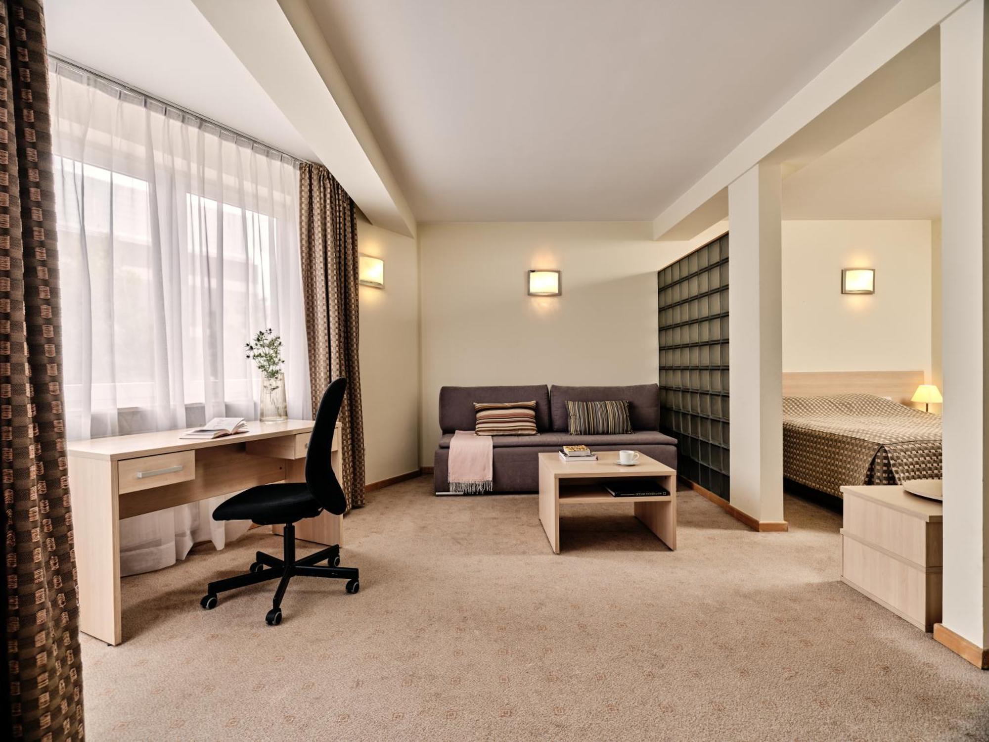 Apartamenty Media Park Warszawa Exteriör bild